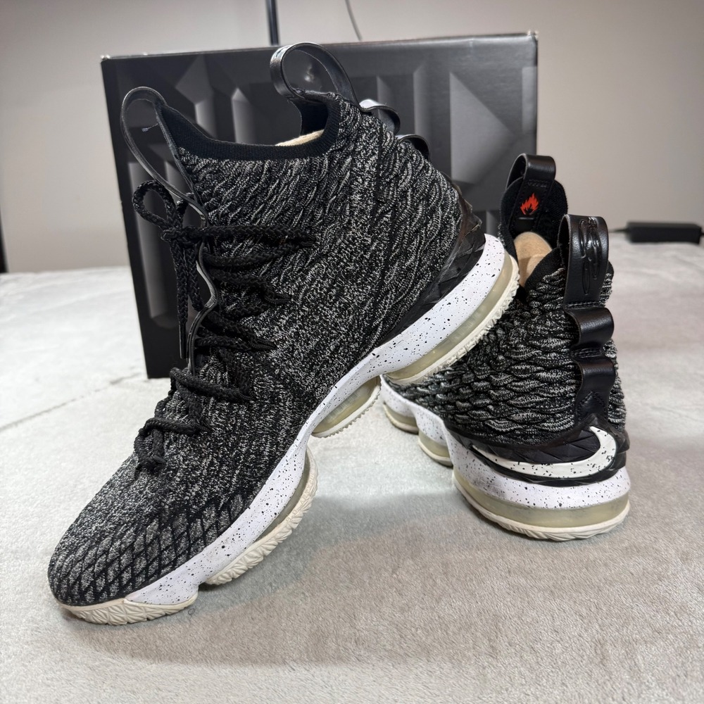Nike LeBron 15 Ashes Men Size 12 Black White BattleKnit Basketball 897648-002